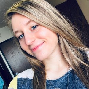 Meet your Posher, Carolyn